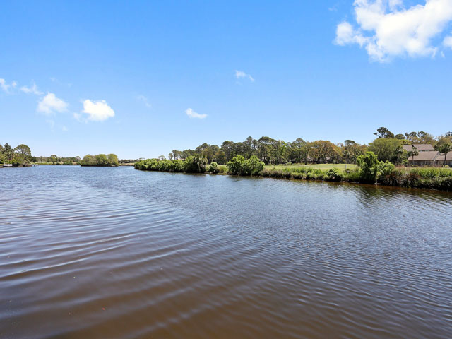 Five Bedroom Vacation Home on Hilton Head Walk To Beach