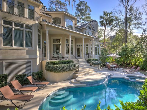 Amazing Large Home short walk to the beach