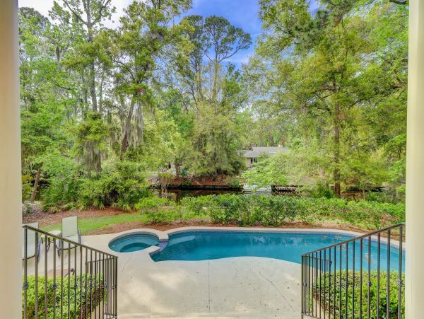 Amazing Large Home short walk to the beach