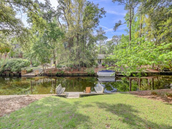 Amazing Large Home short walk to the beach