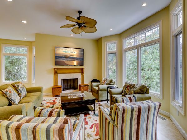 Amazing Large Home short walk to the beach