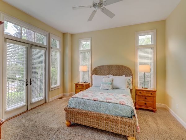 Amazing Large Home short walk to the beach