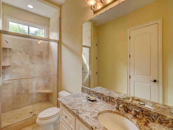 Amazing Large Home short walk to the beach
