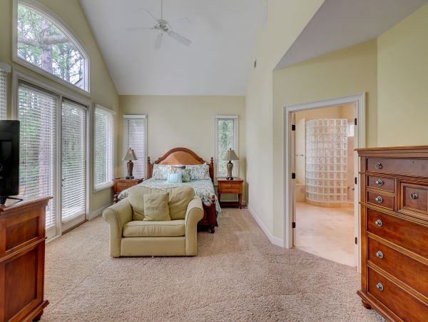 Amazing Large Home short walk to the beach