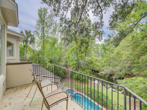 Amazing Large Home short walk to the beach