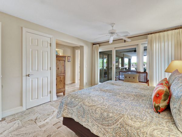 Oceanfront Vacation Home with 5 Bedrooms in Hilton Head