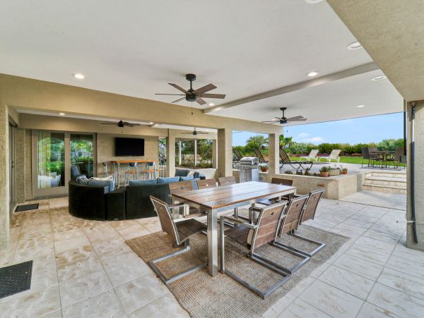 Oceanfront Vacation Home with 5 Bedrooms in Hilton Head