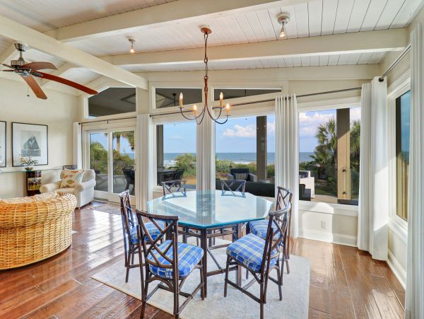 Oceanfront Vacation Home with 5 Bedrooms in Hilton Head