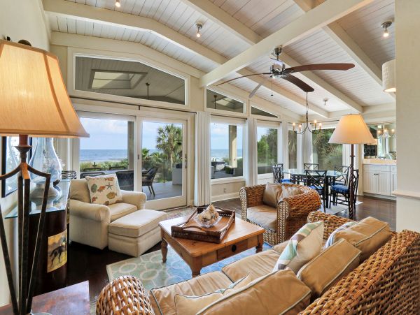 Oceanfront Vacation Home with 5 Bedrooms in Hilton Head