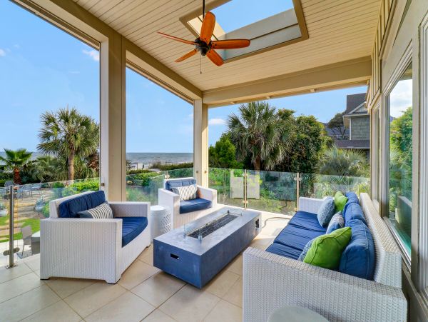 Oceanfront Vacation Home with 5 Bedrooms in Hilton Head