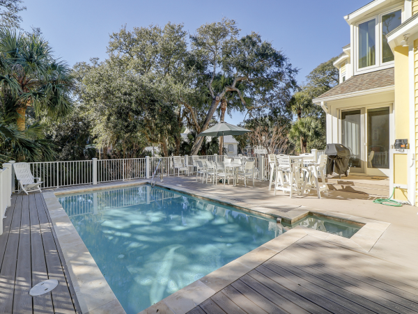 Forty Steps From the Beach with Private Pool