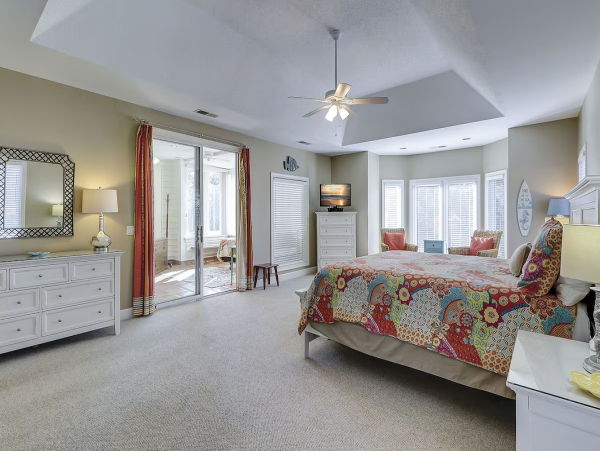 Forty Steps From the Beach with Private Pool
