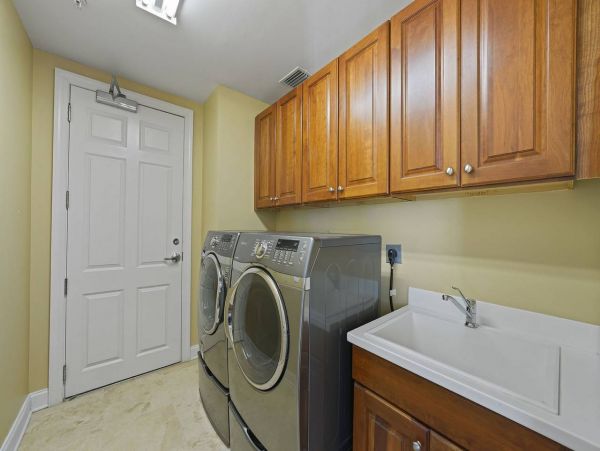 Great Ocean Views 5 Bedroom Penthouse on the Beach in Destin