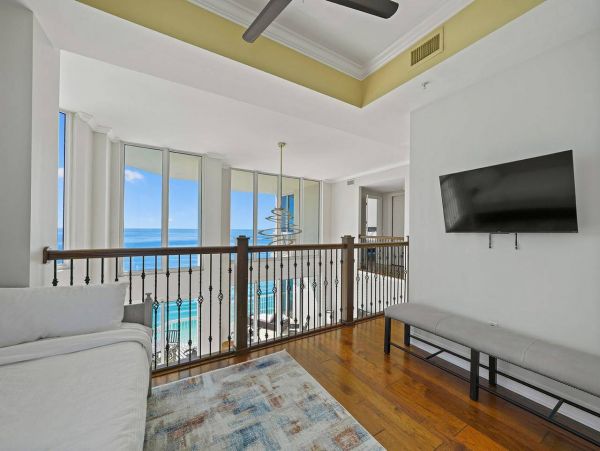 Great Ocean Views 5 Bedroom Penthouse on the Beach in Destin