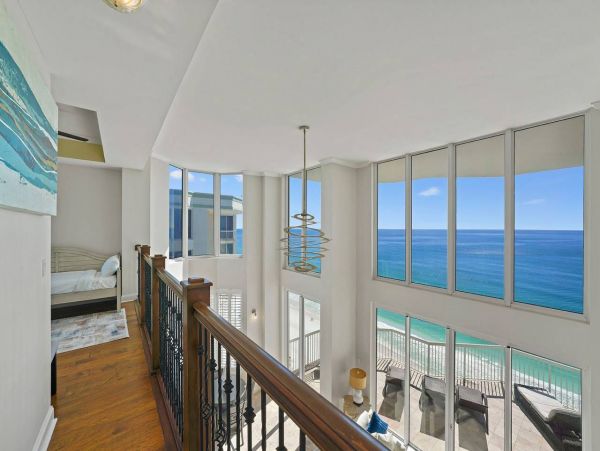Great Ocean Views 5 Bedroom Penthouse on the Beach in Destin