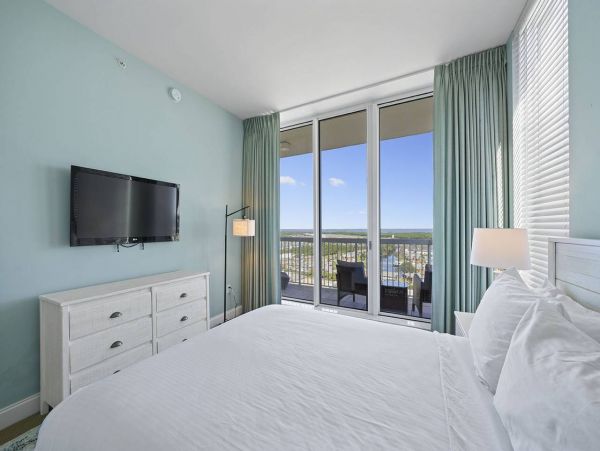Great Ocean Views 5 Bedroom Penthouse on the Beach in Destin