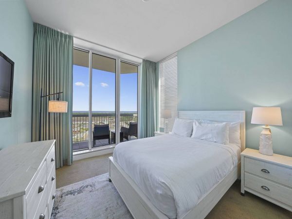 Great Ocean Views 5 Bedroom Penthouse on the Beach in Destin