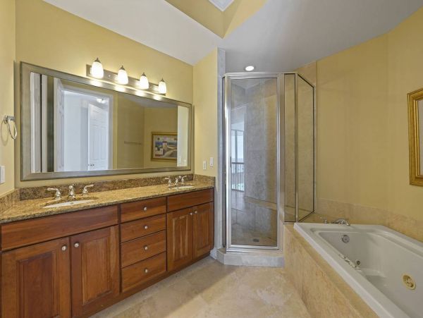 Great Ocean Views 5 Bedroom Penthouse on the Beach in Destin