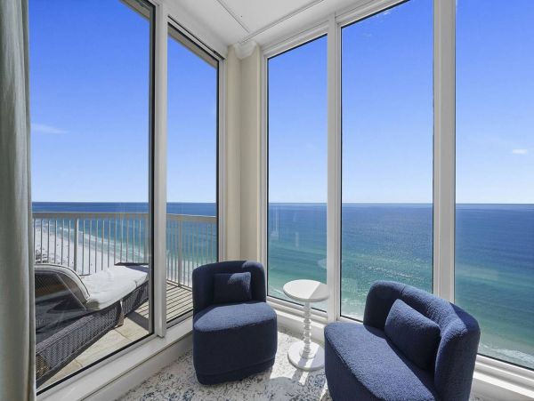 Great Ocean Views 5 Bedroom Penthouse on the Beach in Destin