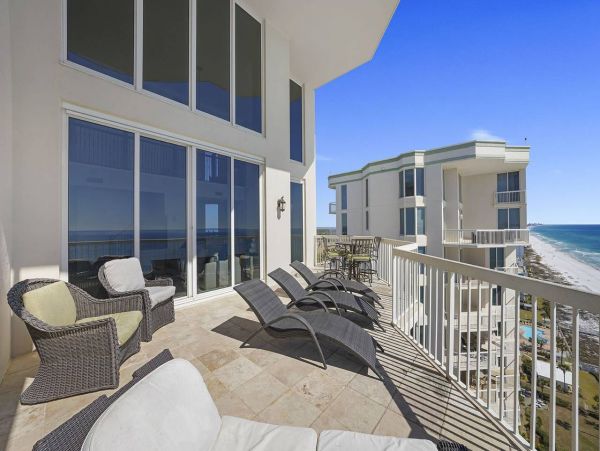 Great Ocean Views 5 Bedroom Penthouse on the Beach in Destin