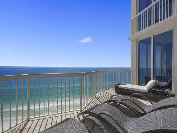 Great Ocean Views 5 Bedroom Penthouse on the Beach in Destin