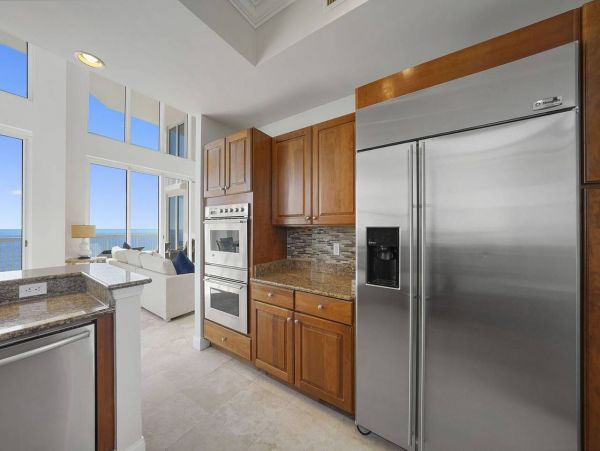 Great Ocean Views 5 Bedroom Penthouse on the Beach in Destin