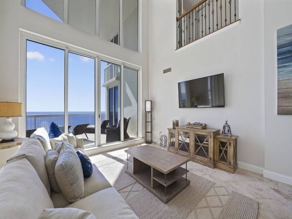 Great Ocean Views 5 Bedroom Penthouse on the Beach in Destin