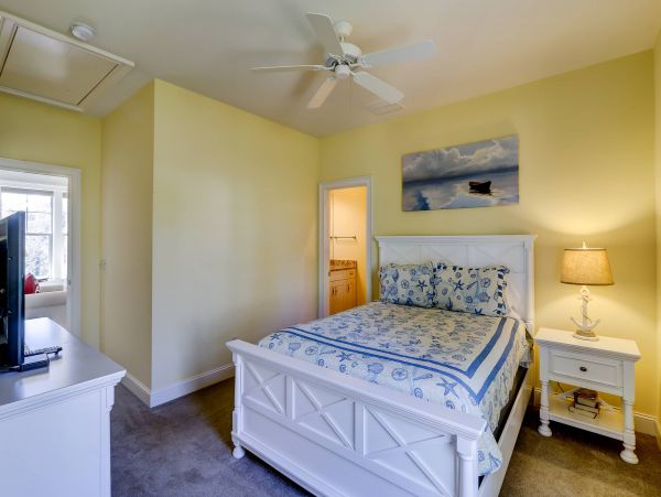 Hilton Head Vacation Pool Home Six Bedroom Walk to Beach