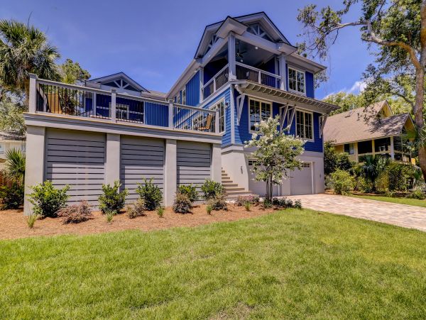 7 Bedroom House 2 min walk to Beach