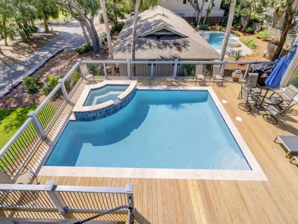 7 Bedroom House 2 min walk to Beach