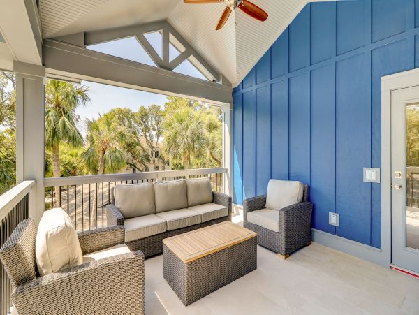7 Bedroom House 2 min walk to Beach