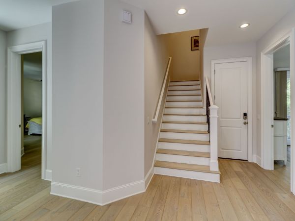 7 Bedroom House 2 min walk to Beach