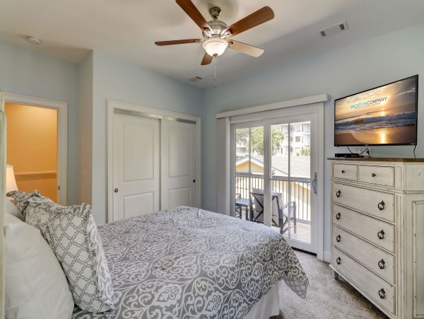 7 Bedroom House 2 min walk to Beach