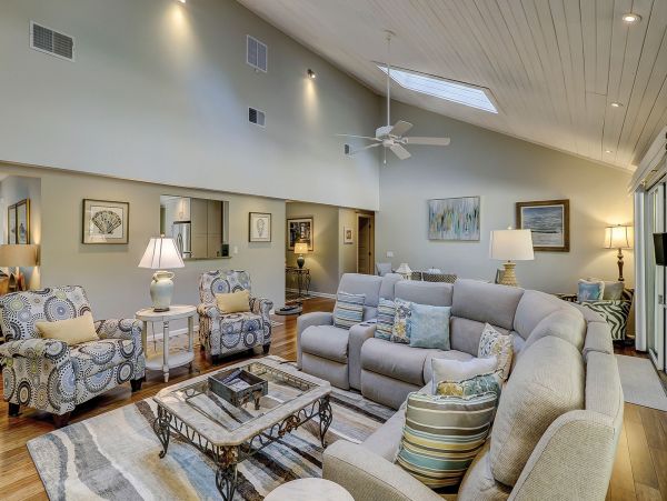 Upscale Rental on Hilton Head. Call Local Agent.