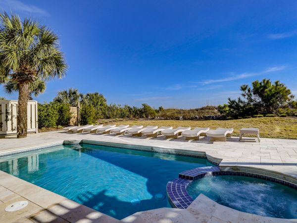 Luxury Beach House in Captivating Hilton Head Sleeps 14