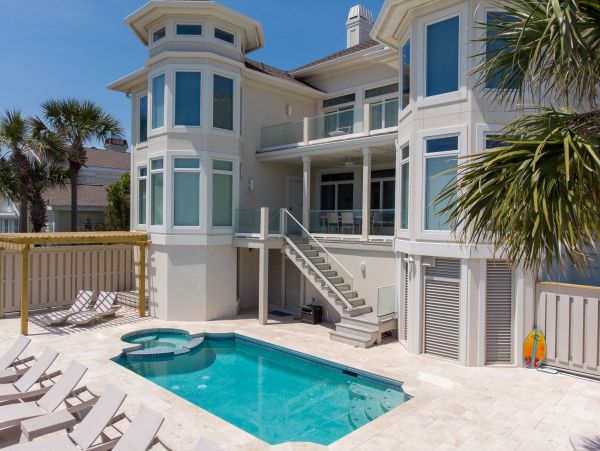 Luxury Beach House in Captivating Hilton Head Sleeps 14
