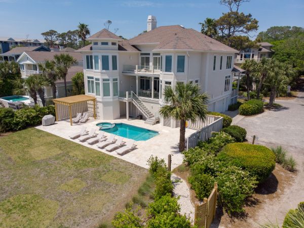 Luxury Beach House in Captivating Hilton Head Sleeps 14