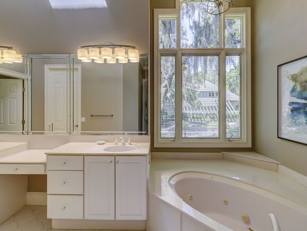 Hilton Head Luxury Vacation Accommodation Walk to Beach