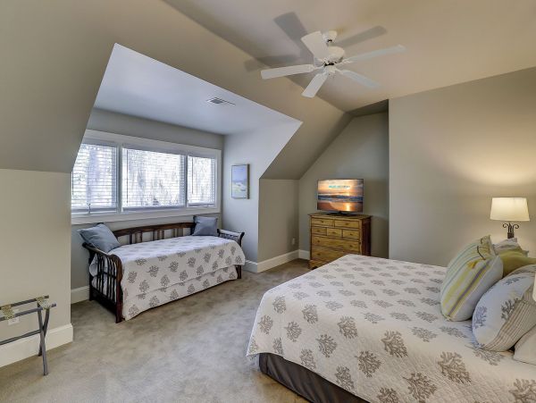 Hilton Head Luxury Vacation Accommodation Walk to Beach