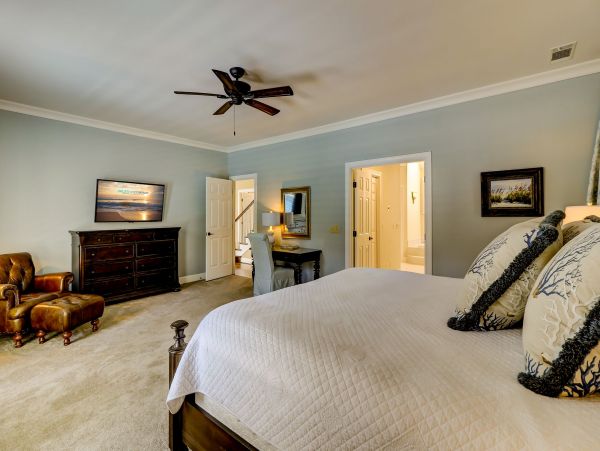 Hilton Head Luxury Vacation Accommodation Walk to Beach