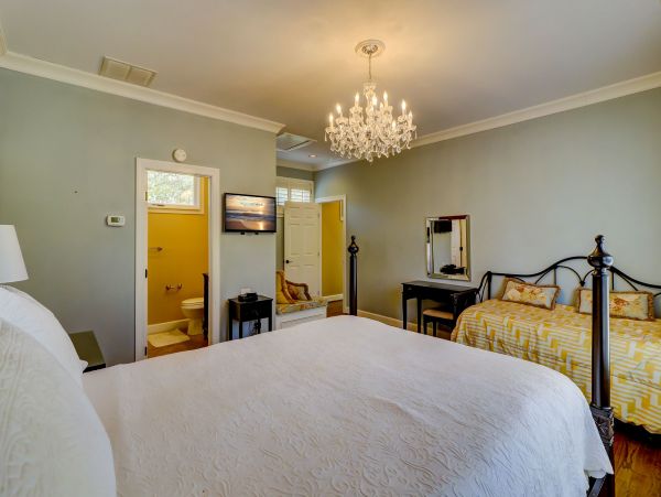 Hilton Head Luxury Vacation Accommodation Walk to Beach