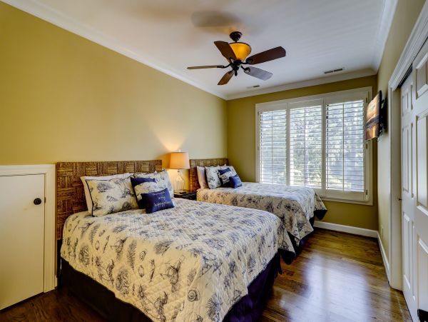 Hilton Head Luxury Vacation Accommodation Walk to Beach