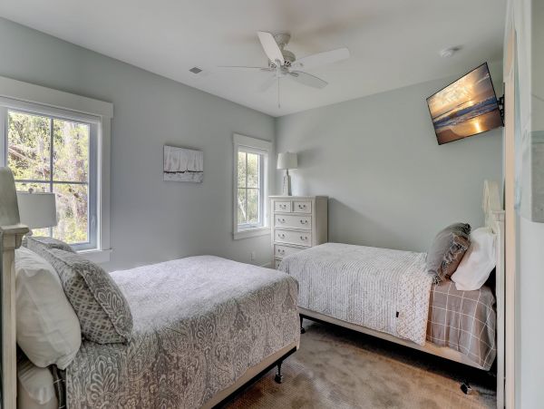 Hilton Head Luxury Vacation Pool Home Walk to Beach