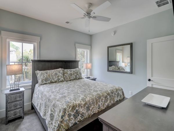 Hilton Head Luxury Vacation Pool Home Walk to Beach