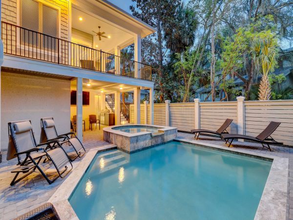 Hilton Head Luxury Vacation Pool Home Walk to Beach