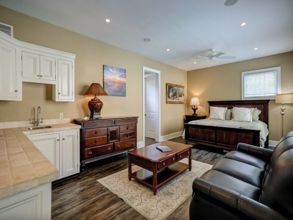 Hilton Head Vacation Rental -  Six Bedroom Luxury Home Near Beach