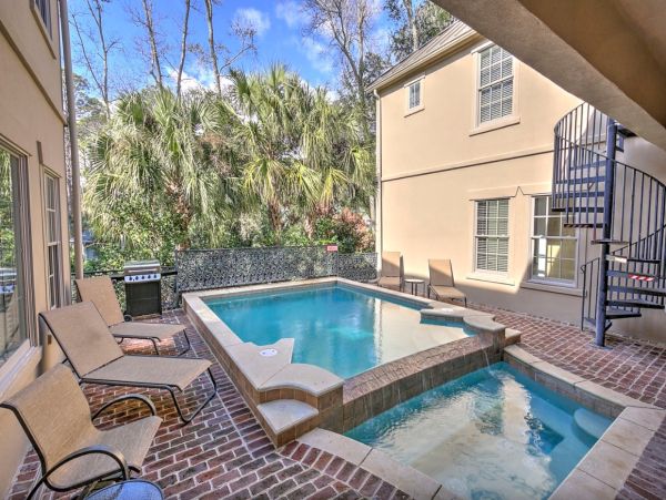 Hilton Head Vacation Rental -  Six Bedroom Luxury Home Near Beach