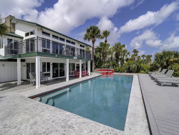 Hilton Head Vacation Rental Sleeps Ten Guests