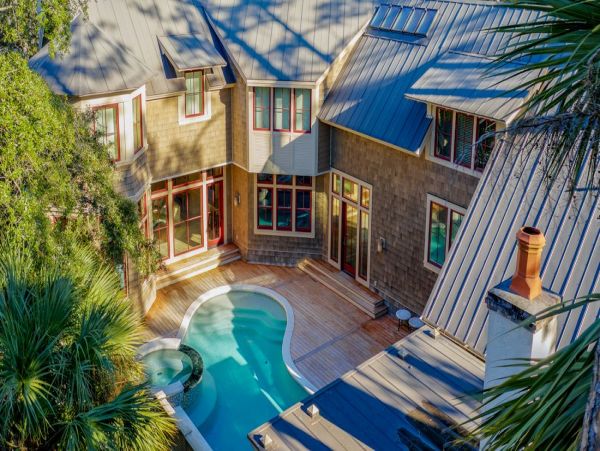 Sea Pines Treasure steps to the beach