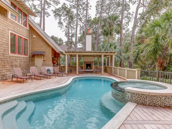 Sea Pines Treasure steps to the beach